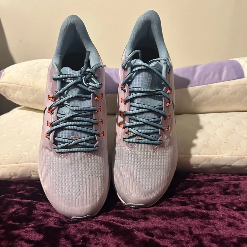 Nike Women's Athletic Shoes - Light Blue and Coral